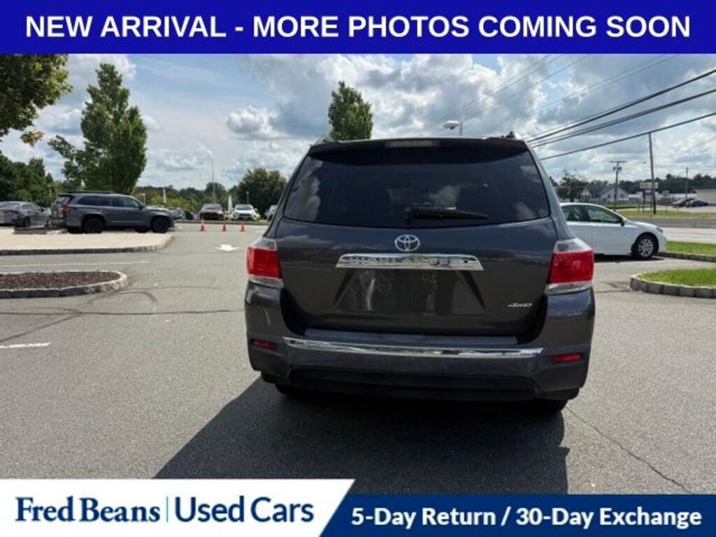 Used 2011 Toyota Highlander SE V6 SUV