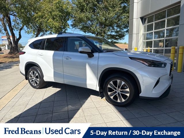 2022 Toyota Highlander XLE photo 4