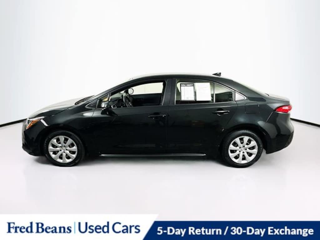Used 2022 Toyota Corolla LE Sedan