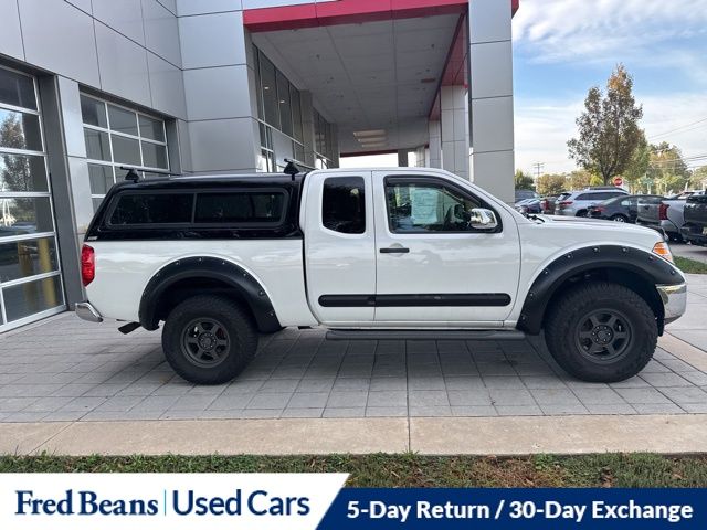 2010 Nissan Frontier SE photo 3