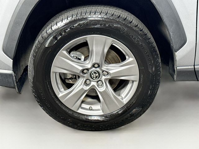 2024 Toyota RAV4 XLE - Photo 34