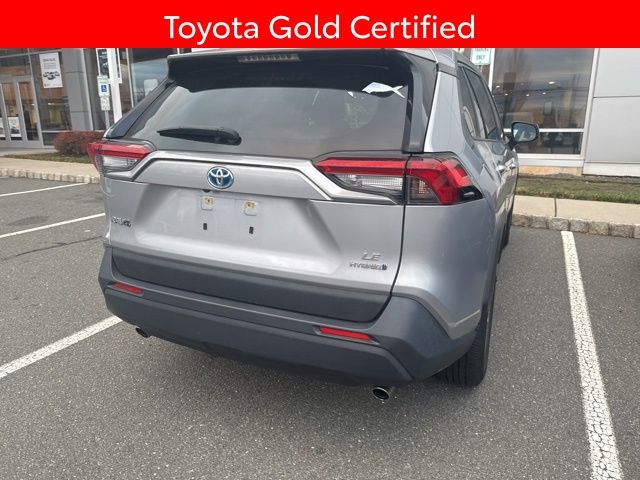 2022 Toyota RAV4 Hybrid LE photo 2