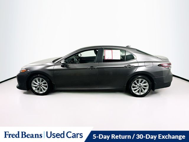 2022 Toyota Camry LE photo 2