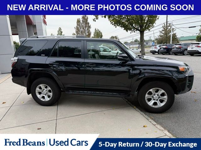 2023 Toyota 4Runner SR5 Premium photo 3