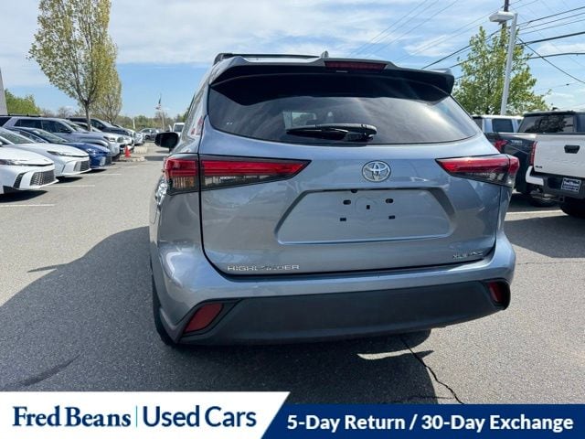 2022 Toyota Highlander XLE - Photo 10