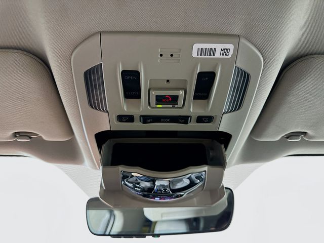 2022 Toyota Highlander XLE - Photo 14