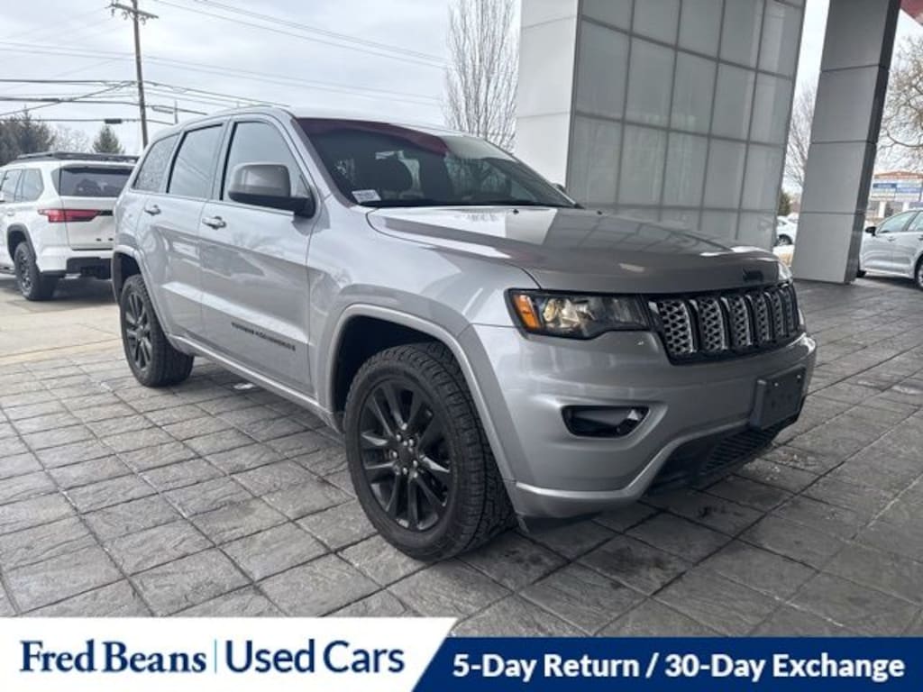 Used 2021 Jeep Grand Cherokee Laredo SUV