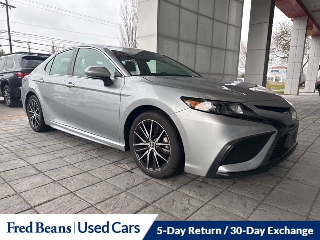 2023 Toyota Camry SE photo 2