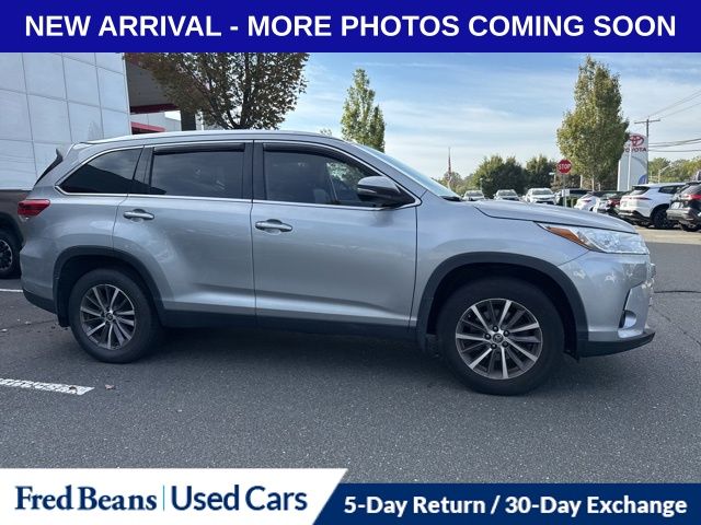 2019 Toyota Highlander XLE photo 2