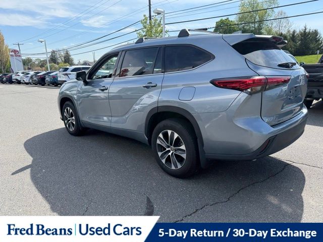 2022 Toyota Highlander XLE - Photo 13