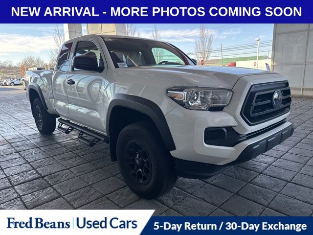 2022 Toyota Tacoma SR 4x4 Access Cab photo 2