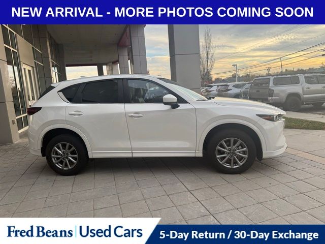 2024 Mazda CX-5 2.5 S Preferred photo 4