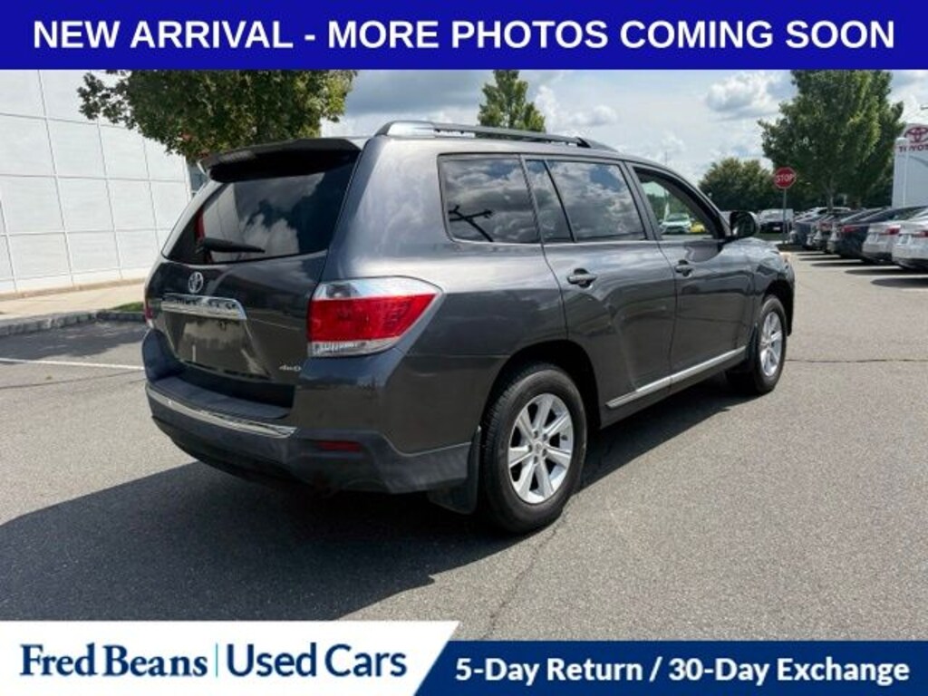 Used 2011 Toyota Highlander SE V6 SUV