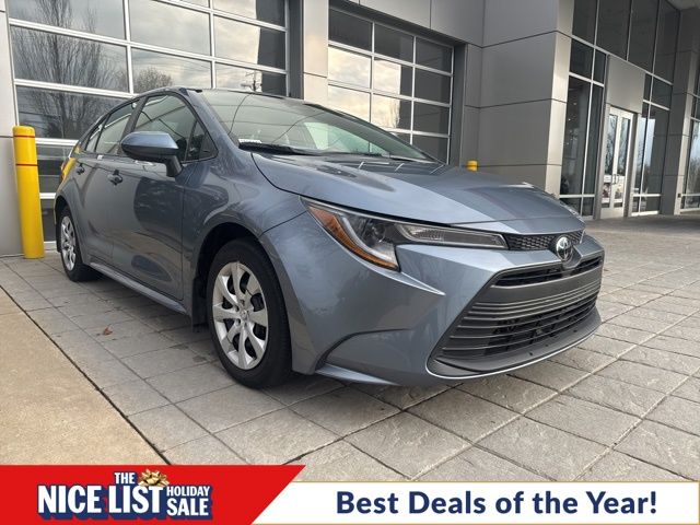 2024 Toyota Corolla LE's photo