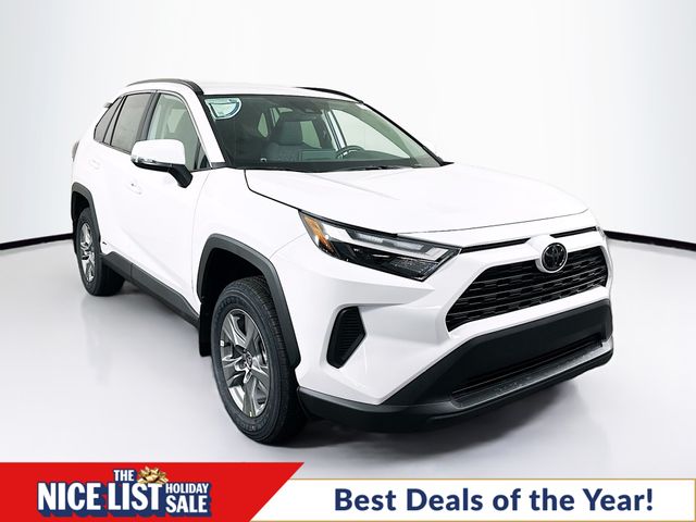 2025 Toyota RAV4 XLE's photo