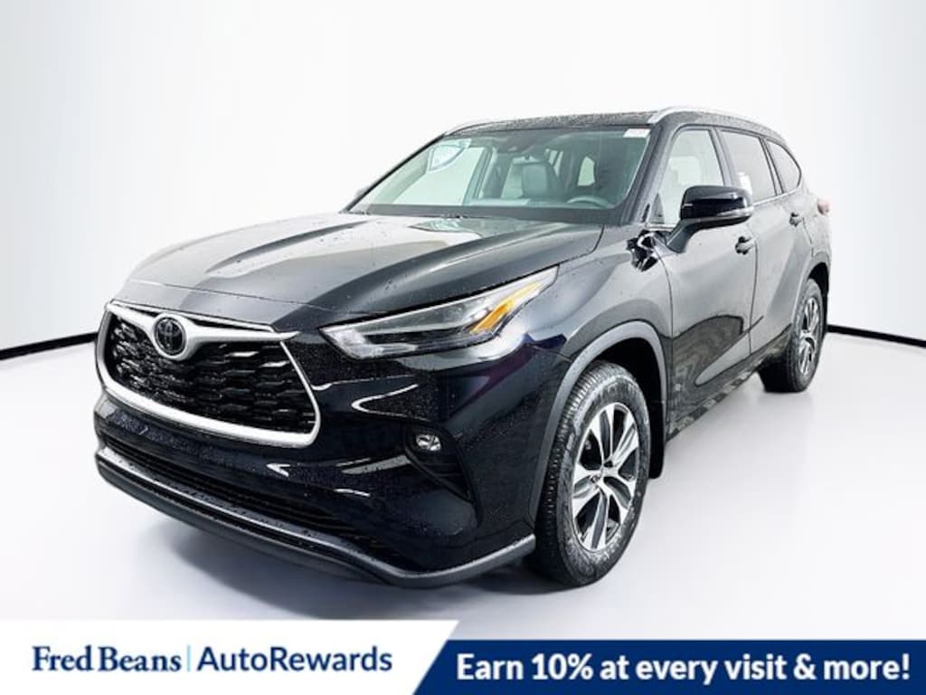 New 2025 Toyota Highlander XLE SUV