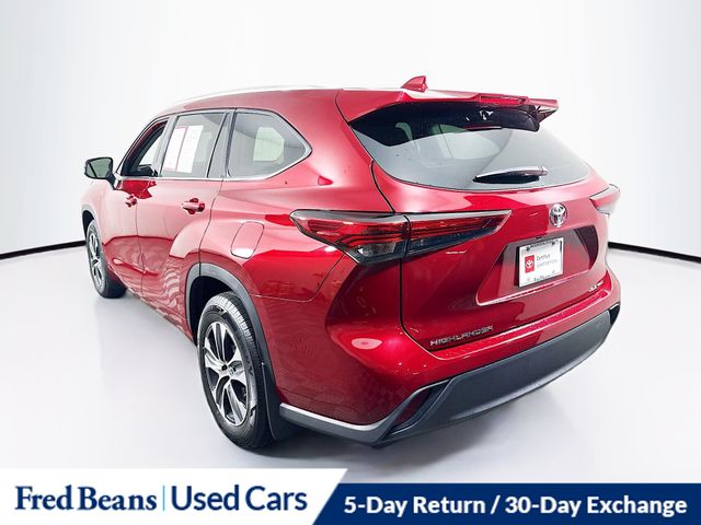 2022 Toyota Highlander XLE photo 3