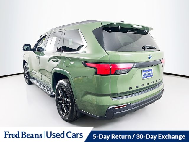 2023 Toyota Sequoia SR5 photo 4