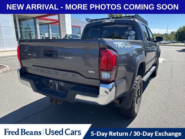 2018 Toyota Tacoma TRD photo 4