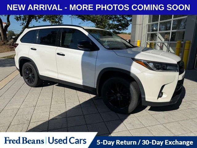 2019 Toyota Highlander SE photo 2