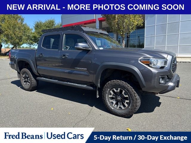 2018 Toyota Tacoma TRD photo 3