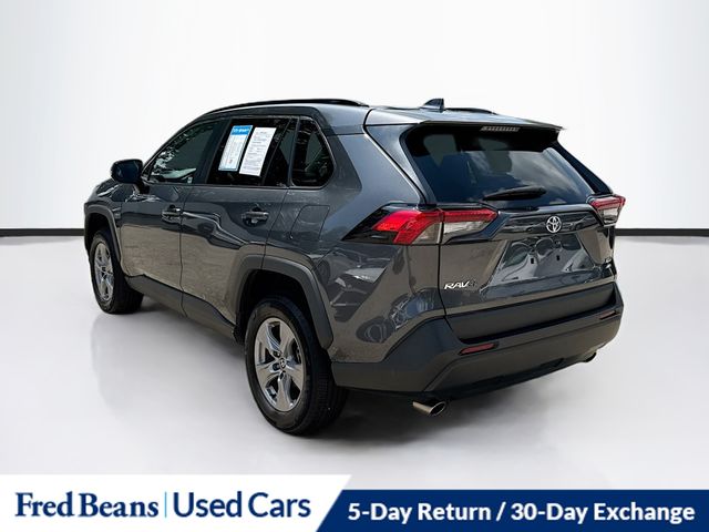 2022 Toyota RAV4 XLE photo 3