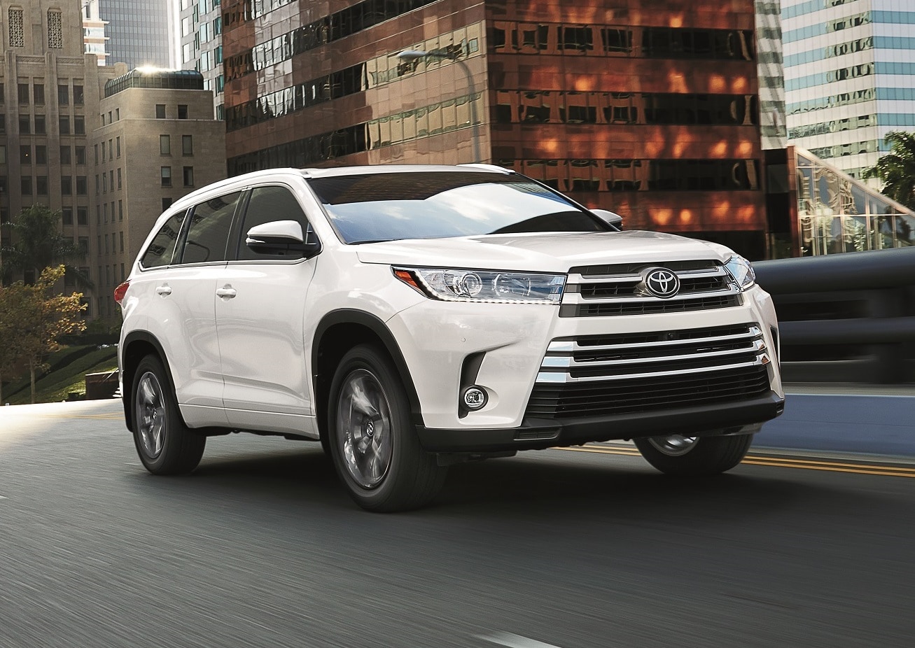 Toyota Highlander Driving