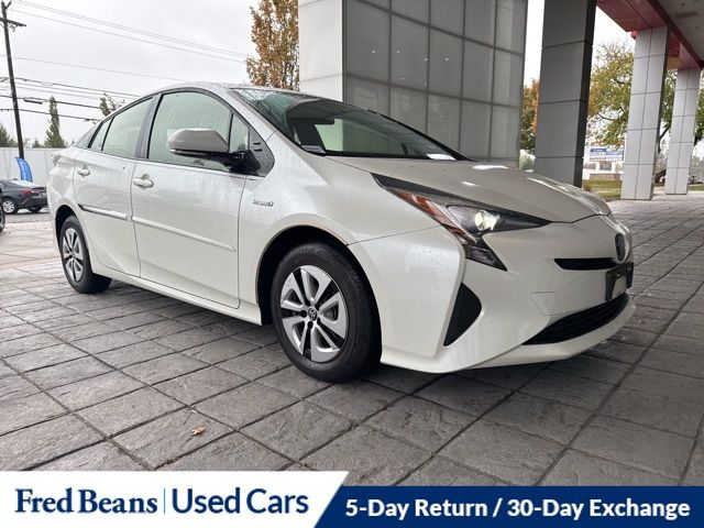 2017 Toyota Prius Four photo 2