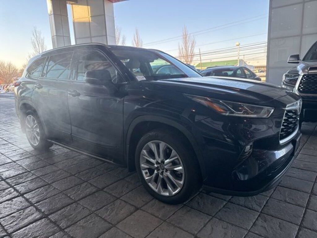 Used 2022 Toyota Highlander Limited SUV