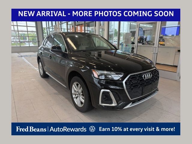 2023 Audi Q5 45 Premium's photo