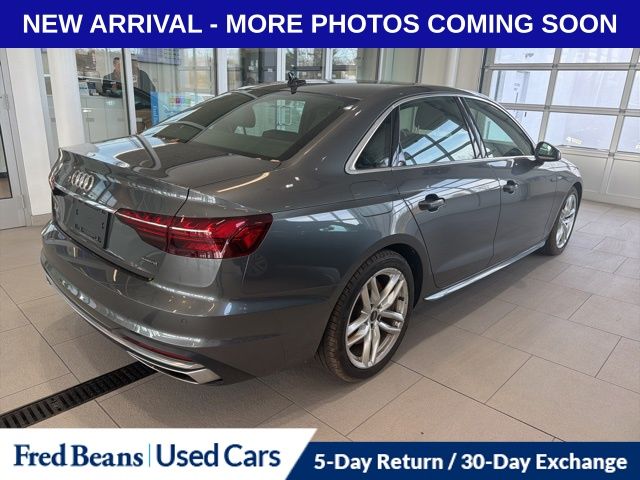 2022 Audi A4 45 S line Premium Plus photo 4