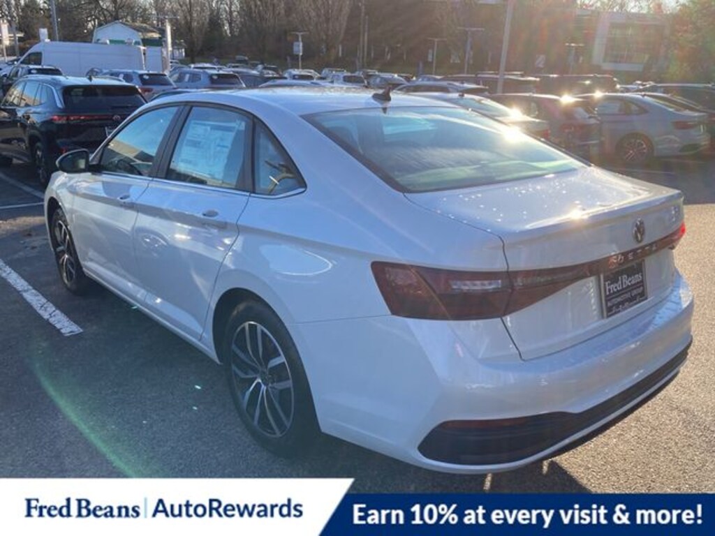 New 2026 Volkswagen Jetta 1.5T SE Sedan