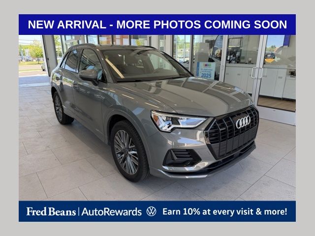2023 Audi Q3 40 TFSI Premium quattro's photo