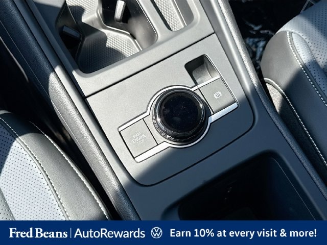 2025 Volkswagen Tiguan SE - Photo 13