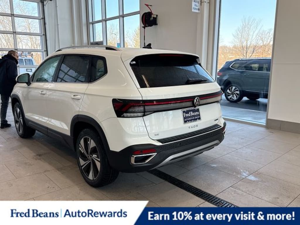 New 2026 Volkswagen Taos 1.5T SE SUV