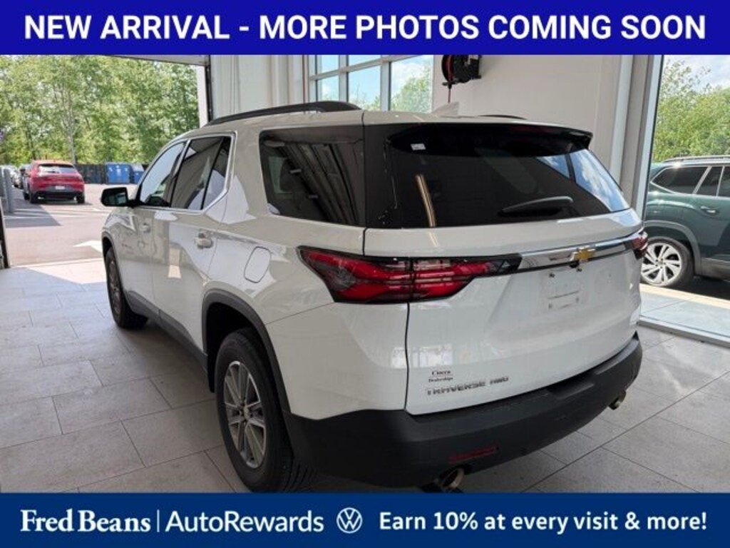 Used 2023 Chevrolet Traverse LT SUV