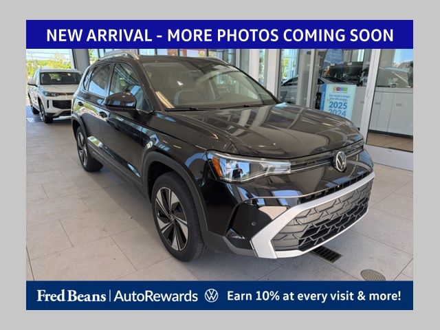 2025 Volkswagen Taos 1.5T SE 4Motion's photo