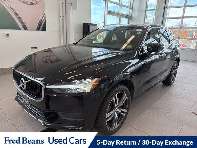 2021 Volvo XC60 T6 Momentum photo 3