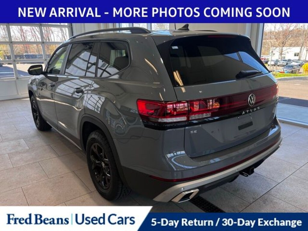 Used 2025 Volkswagen Atlas 2.0T Peak Edition SUV