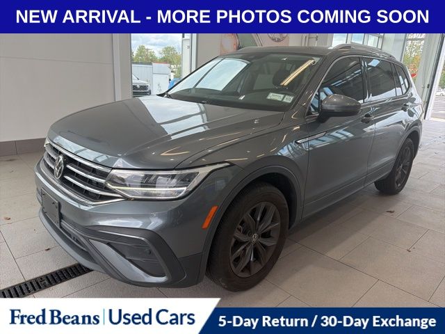 2022 Volkswagen Tiguan SE photo 2
