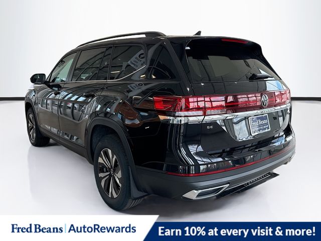 2026 Volkswagen Atlas SE photo 2