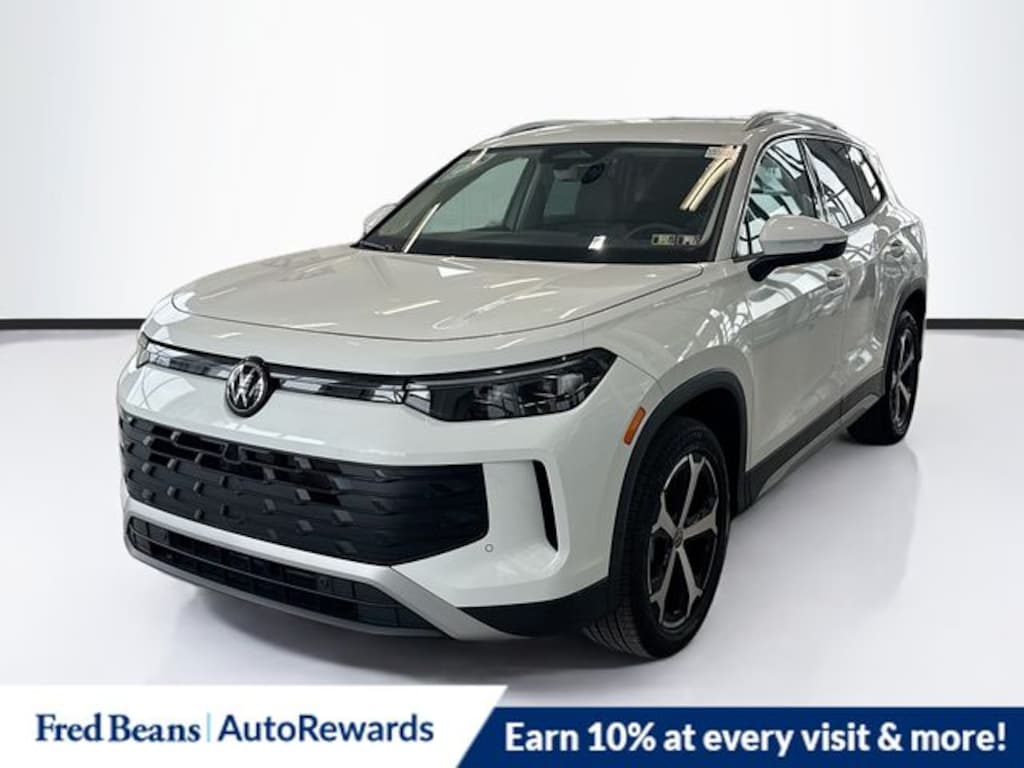 New 2025 Volkswagen Tiguan 2.0T SE SUV