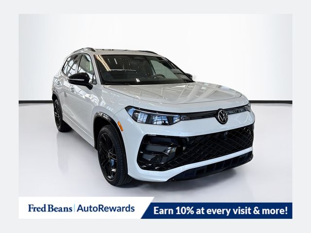 2026 Volkswagen Tiguan SE R-LINE BLACK's photo