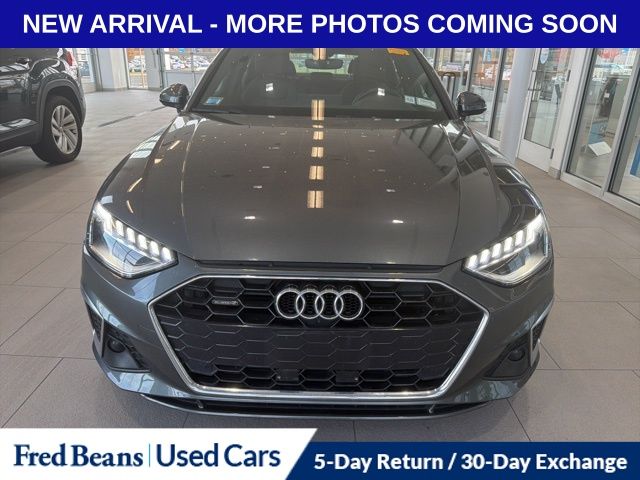 2022 Audi A4 45 S line Premium Plus photo 2