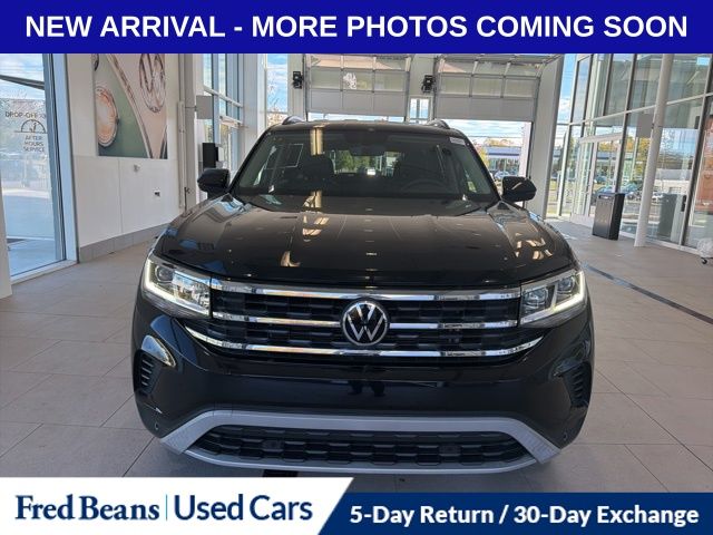 2022 Volkswagen Atlas SE Technology photo 2