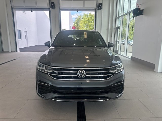 Used 2023 Volkswagen Tiguan SEL R-LINE with VIN 3VV4B7AX9PM129671 for sale in Doylestown, PA