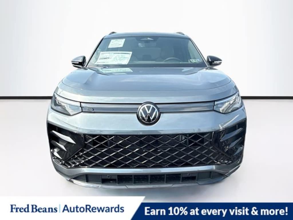 New 2025 Volkswagen Tiguan 2.0T SE R-Line Black SUV