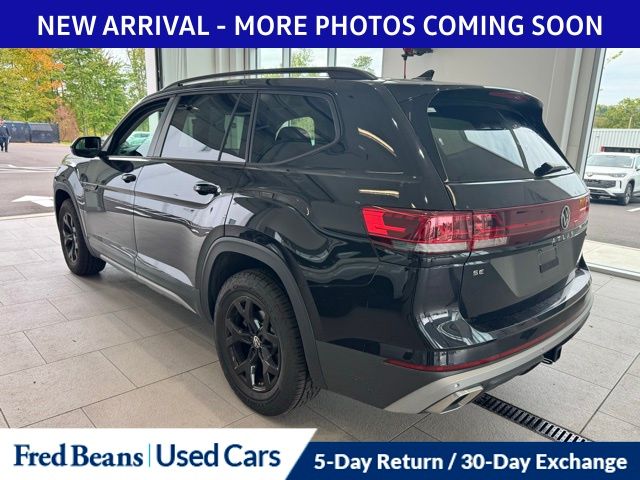 2025 Volkswagen Atlas Peak Edition photo 3