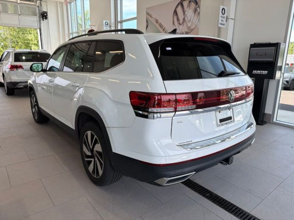Certified 2024 Volkswagen Atlas 2.0T SE w/Technology SUV