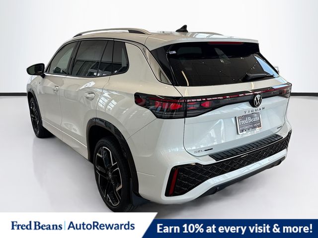 2026 Volkswagen Tiguan SEL R-Line photo 4